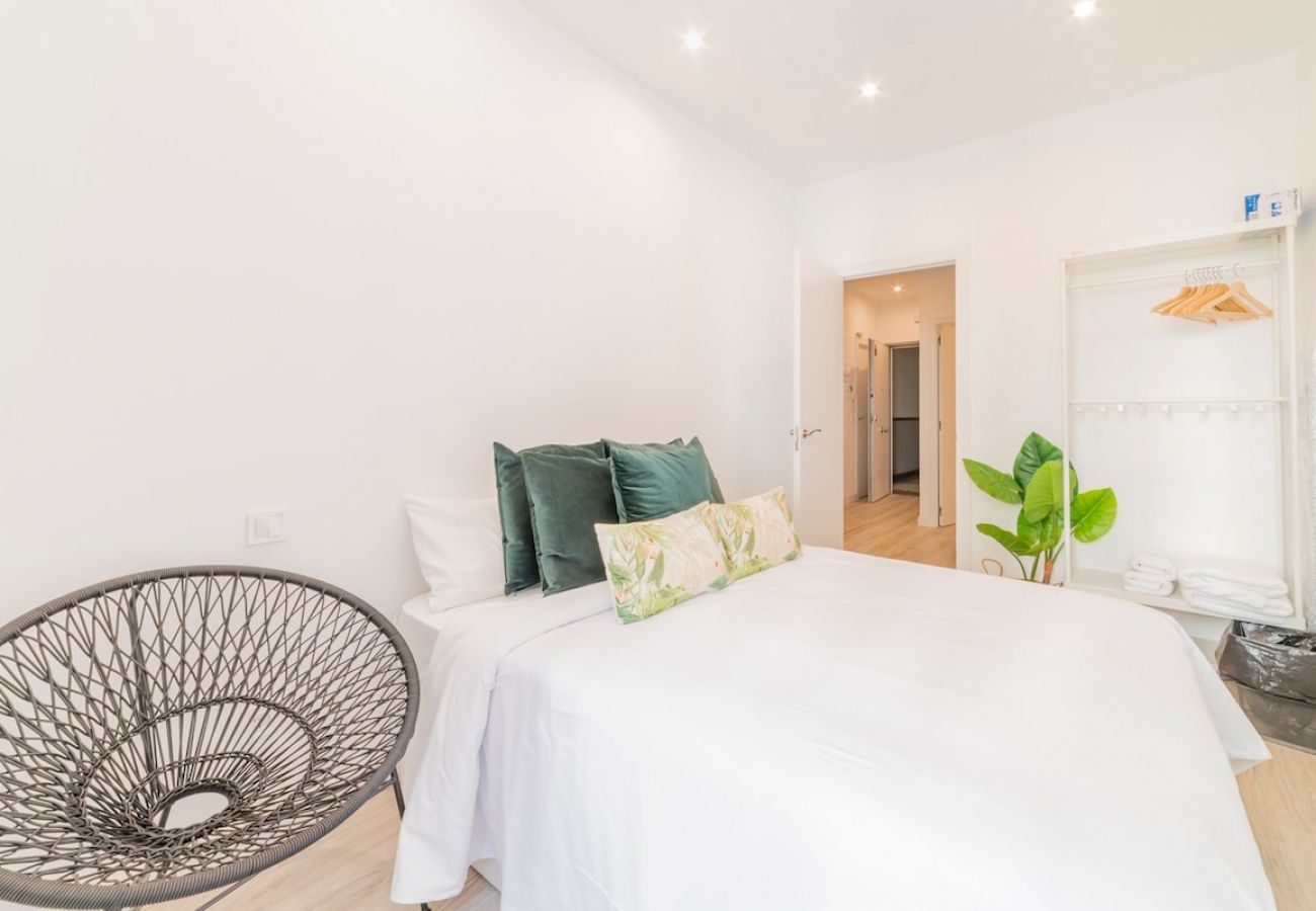 Aparthotel in Madrid - Incredible triple apartment in Atocha, 1A 