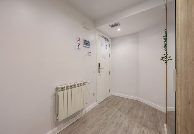 Rent by room in Madrid - Blasco de Garay, double room with gym 120 