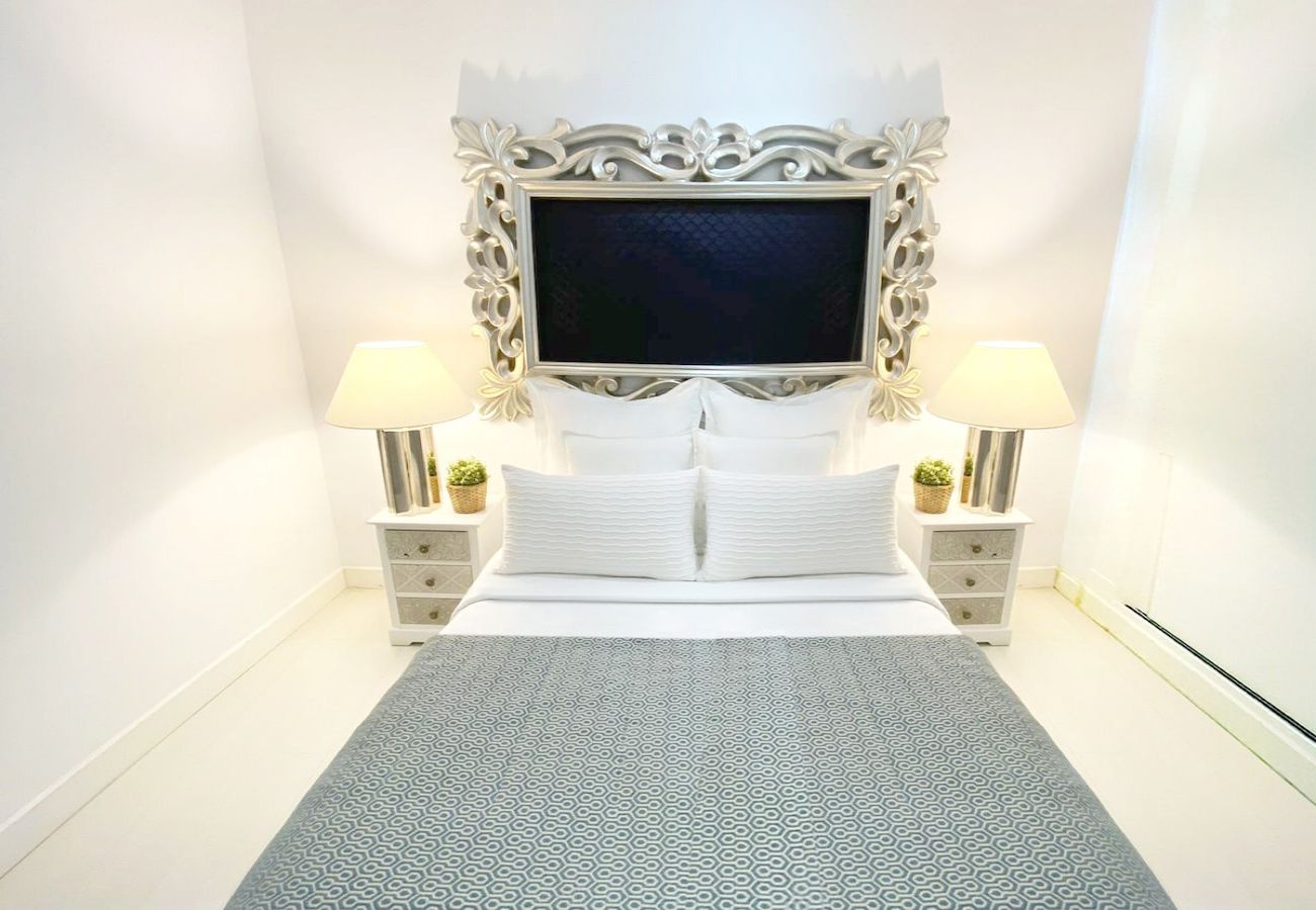 Aparthotel in Madrid - Design apartment in Plaza Mayor 2D 