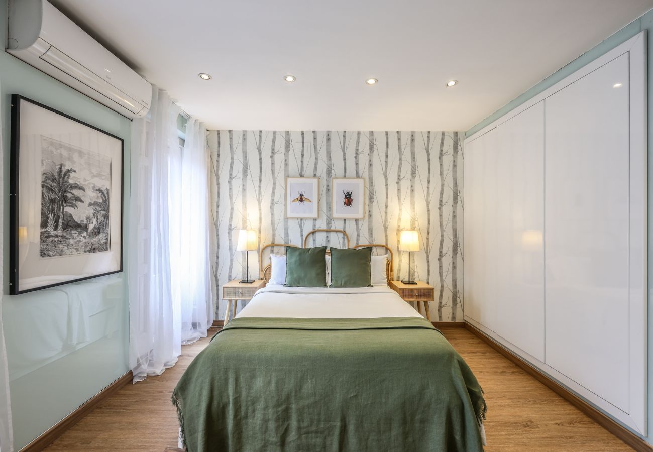 Aparthotel in Madrid - Loft Gran Via - 5º No Elevator- SB1