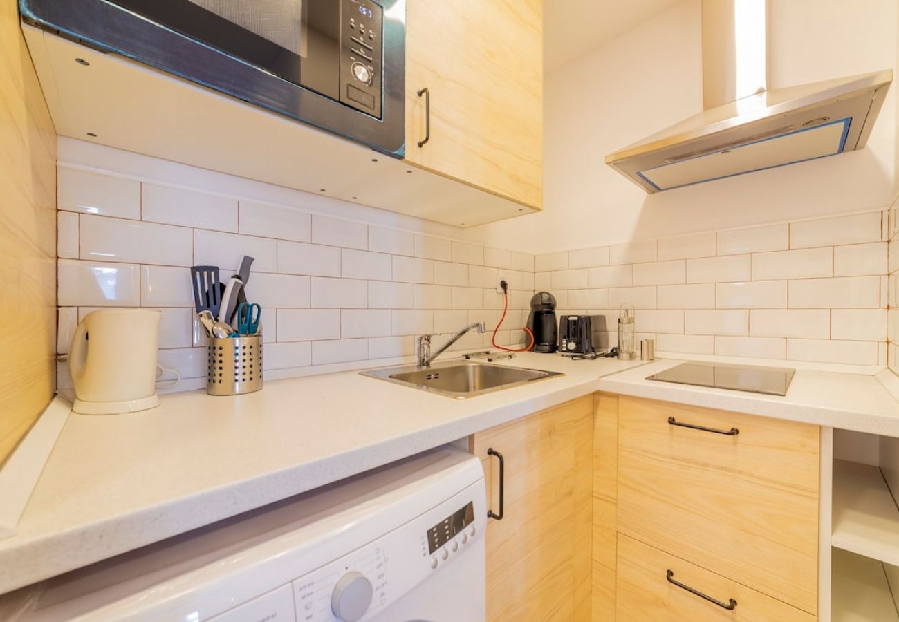 Aparthotel in Madrid - Incredible Quadruple Apartment in Atocha, 4A 