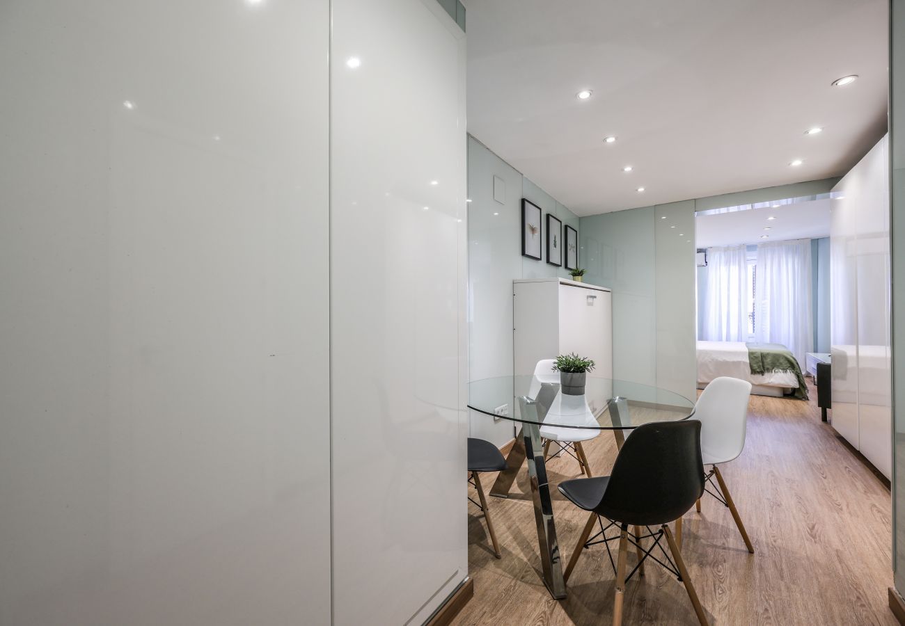 Aparthotel in Madrid - Loft in Gran Via - 5º No Elevator-SB2