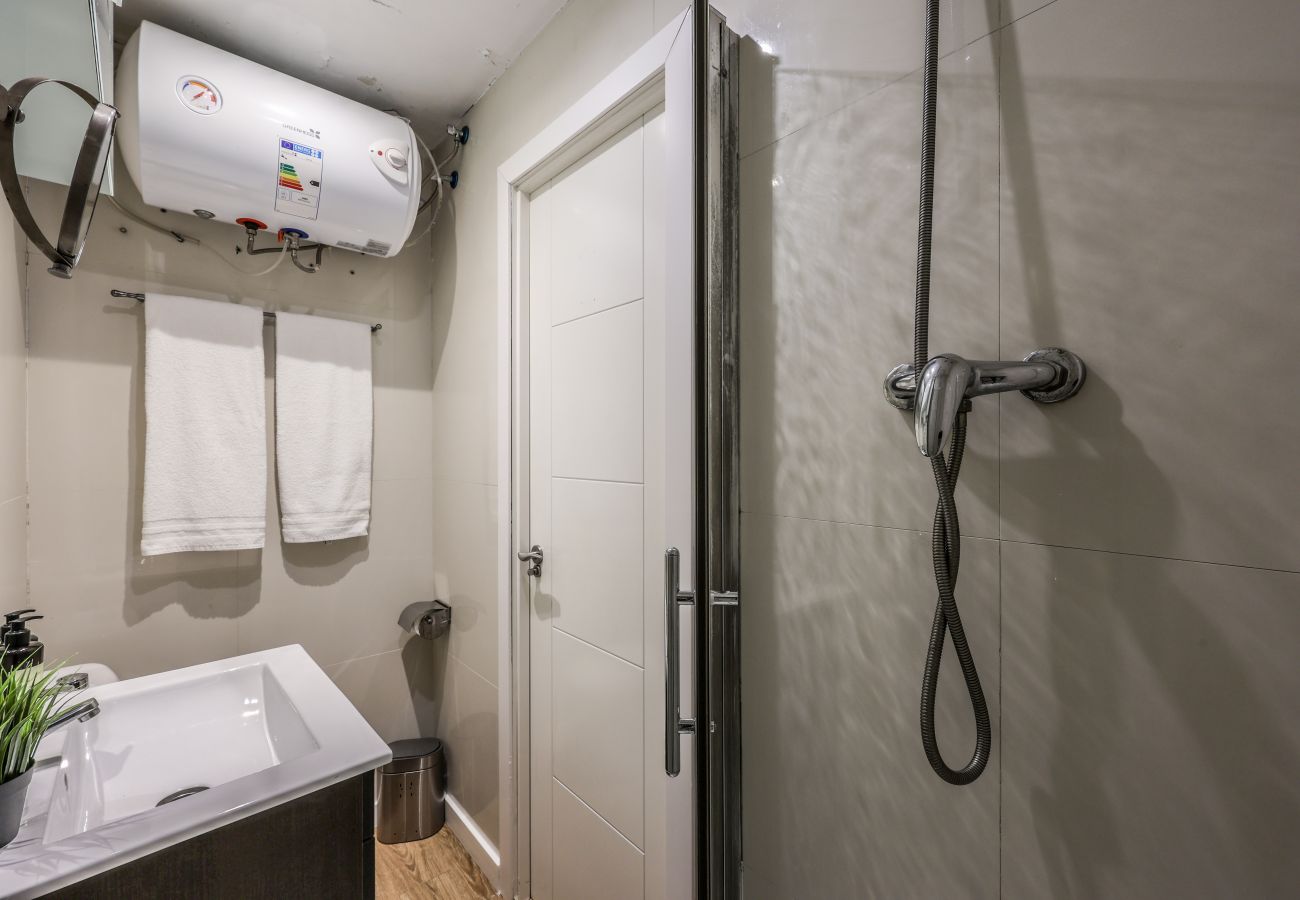 Aparthotel in Madrid - Loft in Gran Via - 5º No Elevator-SB2