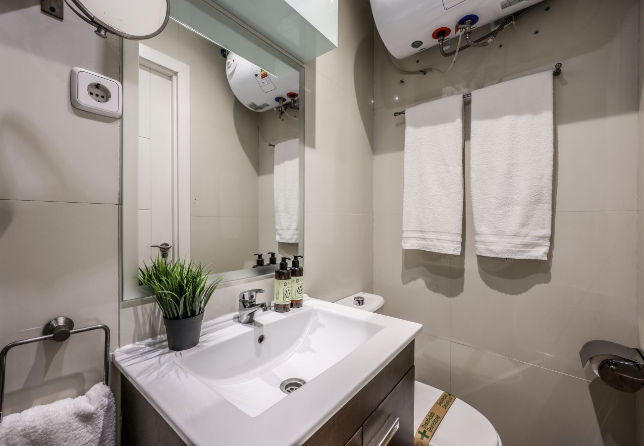 Aparthotel in Madrid - Loft in Gran Via - 5º No Elevator-SB2