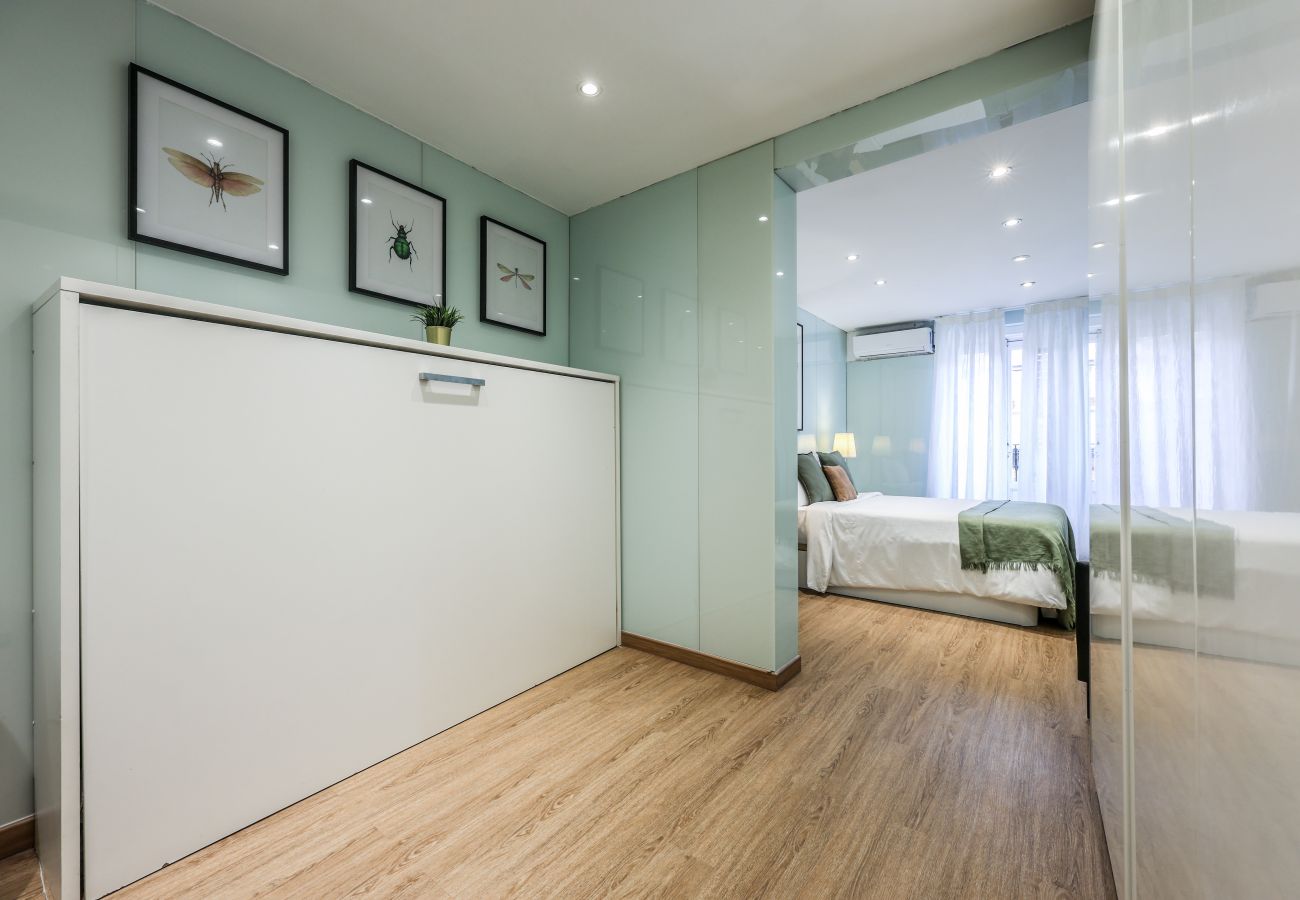 Aparthotel in Madrid - Loft in Gran Via - 5º No Elevator-SB2