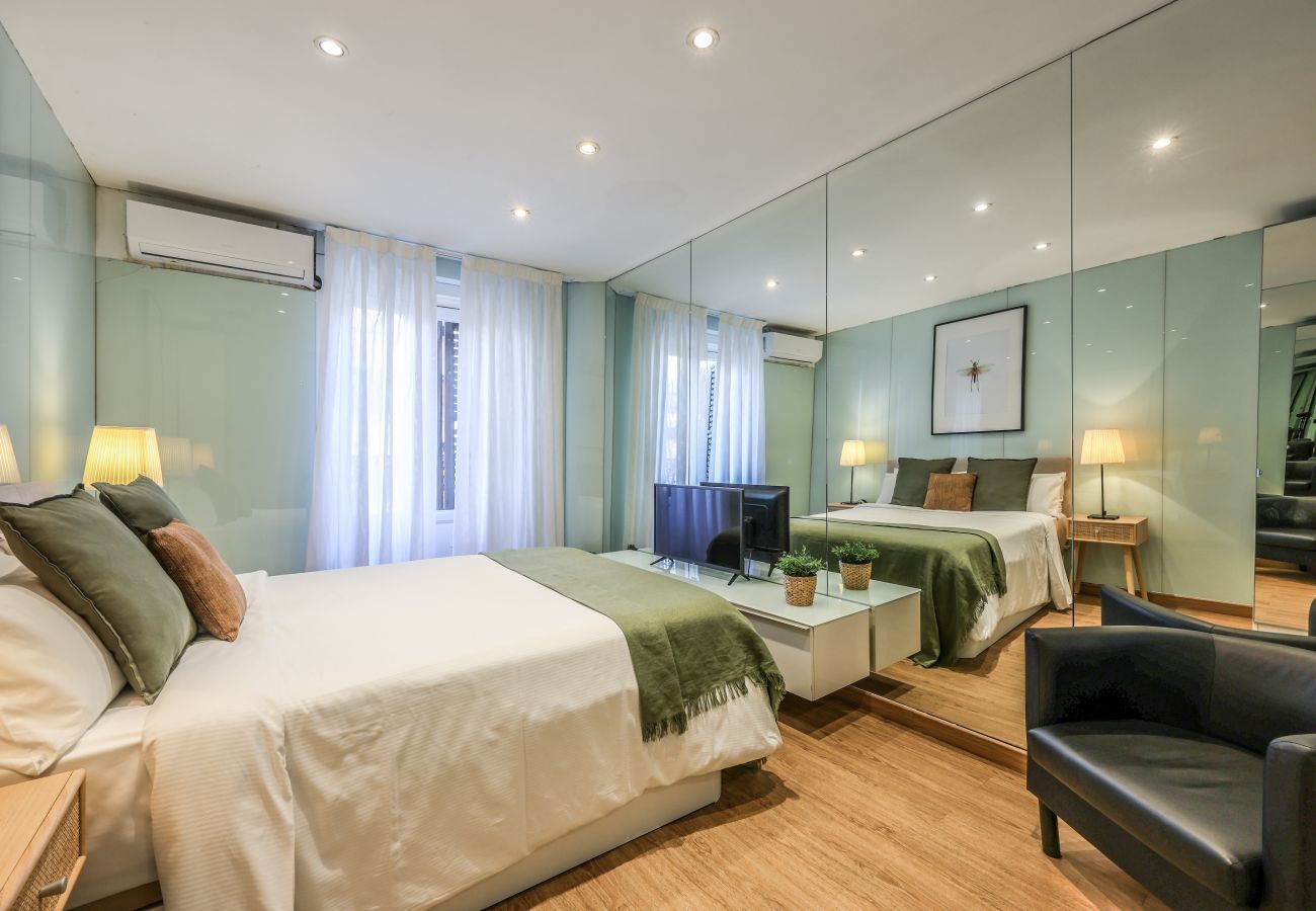 Aparthotel in Madrid - Loft in Gran Via - 5º No Elevator-SB2