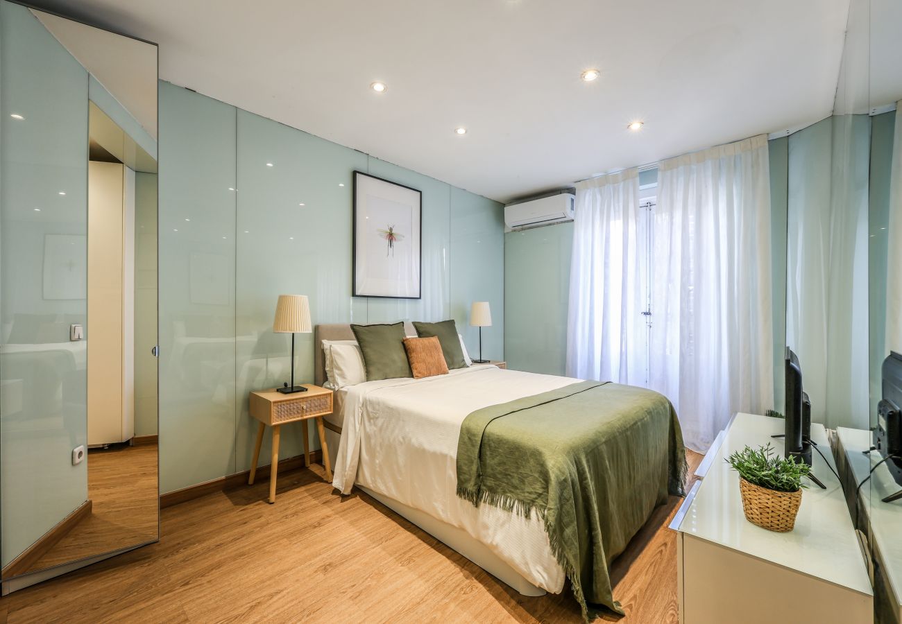 Aparthotel in Madrid - Loft in Gran Via - 5º No Elevator-SB2