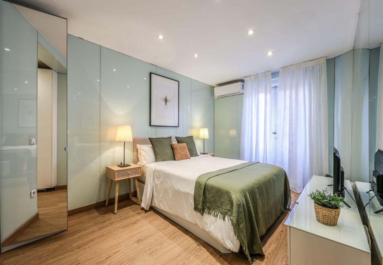 Aparthotel in Madrid - Loft in Gran Via - 5º No Elevator-SB2