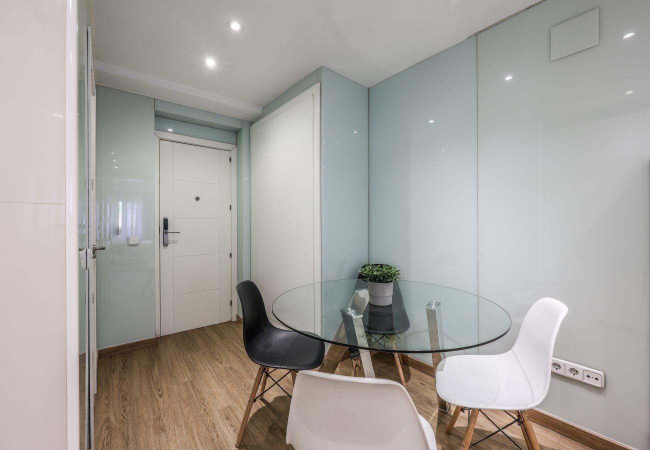 Aparthotel in Madrid - Loft in Gran Via - 5º No Elevator-SB2