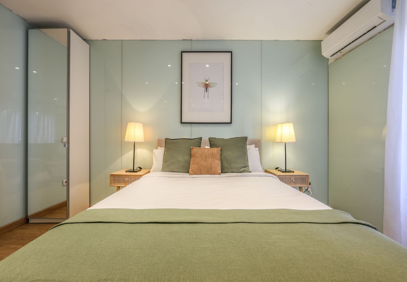 Aparthotel in Madrid - Loft in Gran Via - 5º No Elevator-SB2