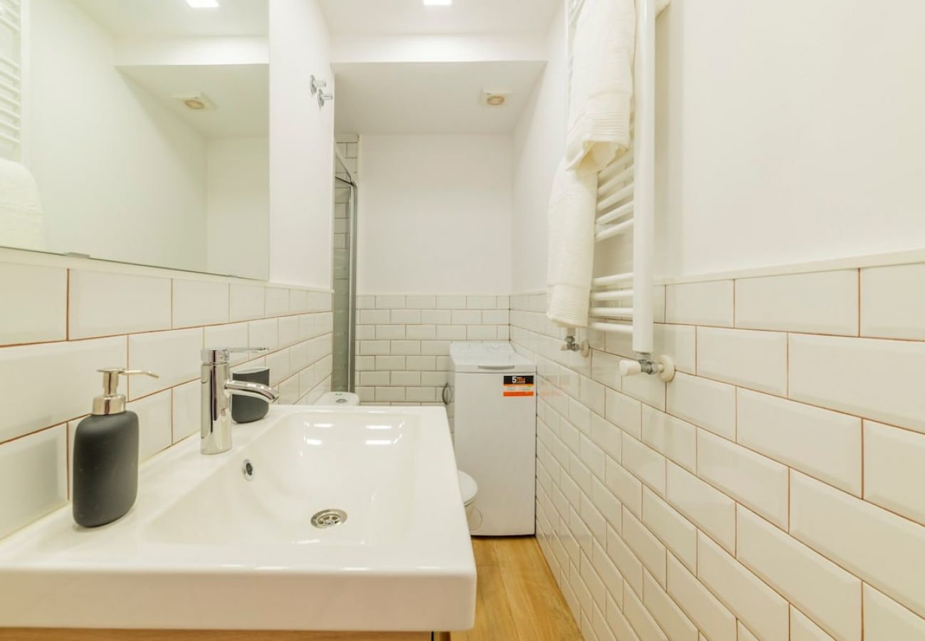 Aparthotel in Madrid - Incredible Quadruple Apartment in Atocha, 4C 
