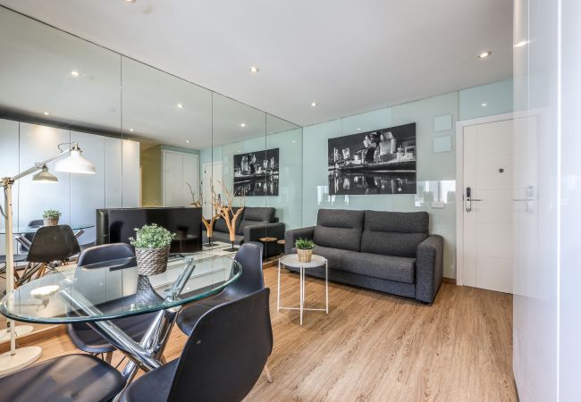 Aparthotel in Madrid - Loft in Gran Via - 5º No Elevator- SB4