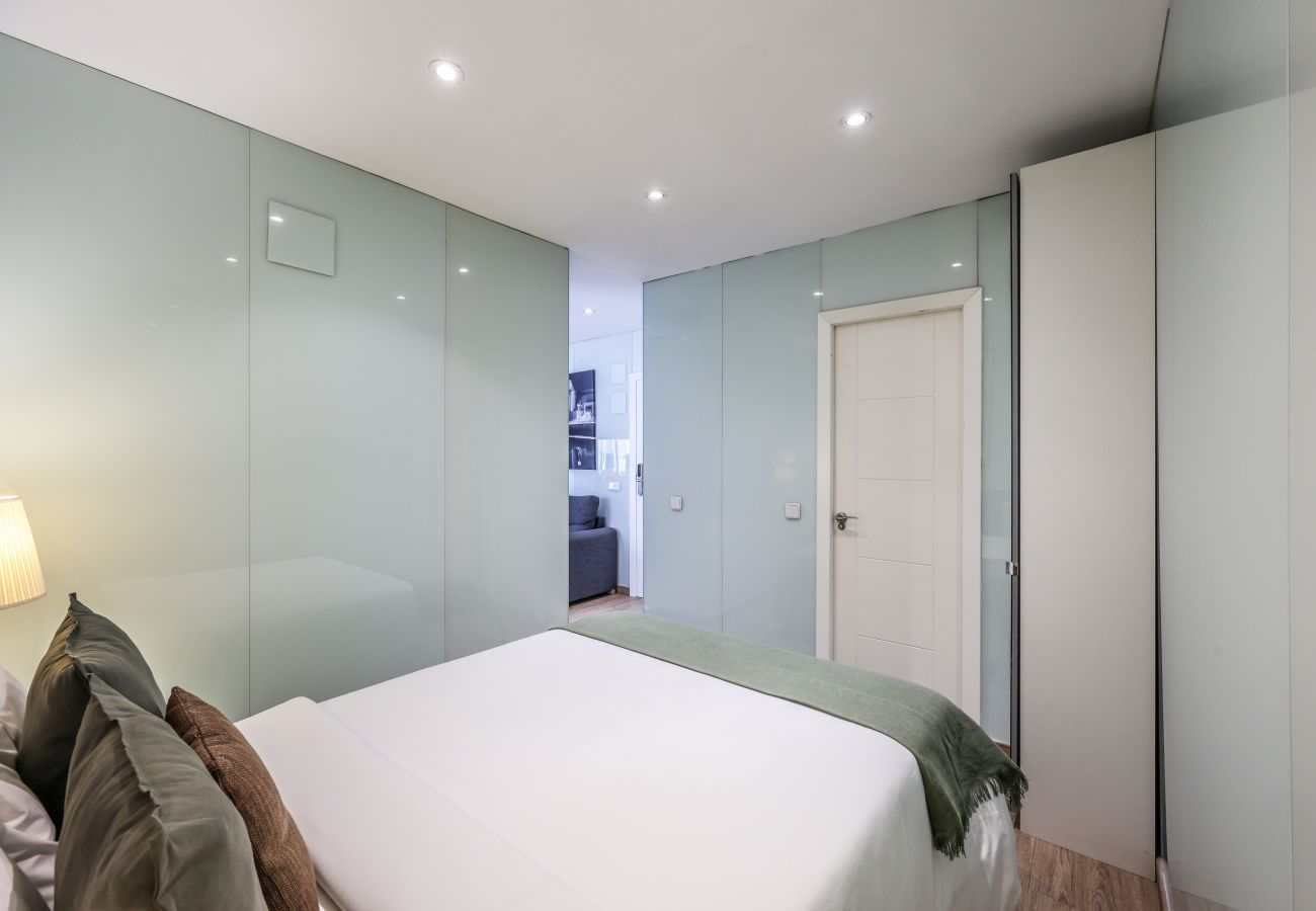 Aparthotel in Madrid - Loft in Gran Via - 5º No Elevator- SB4