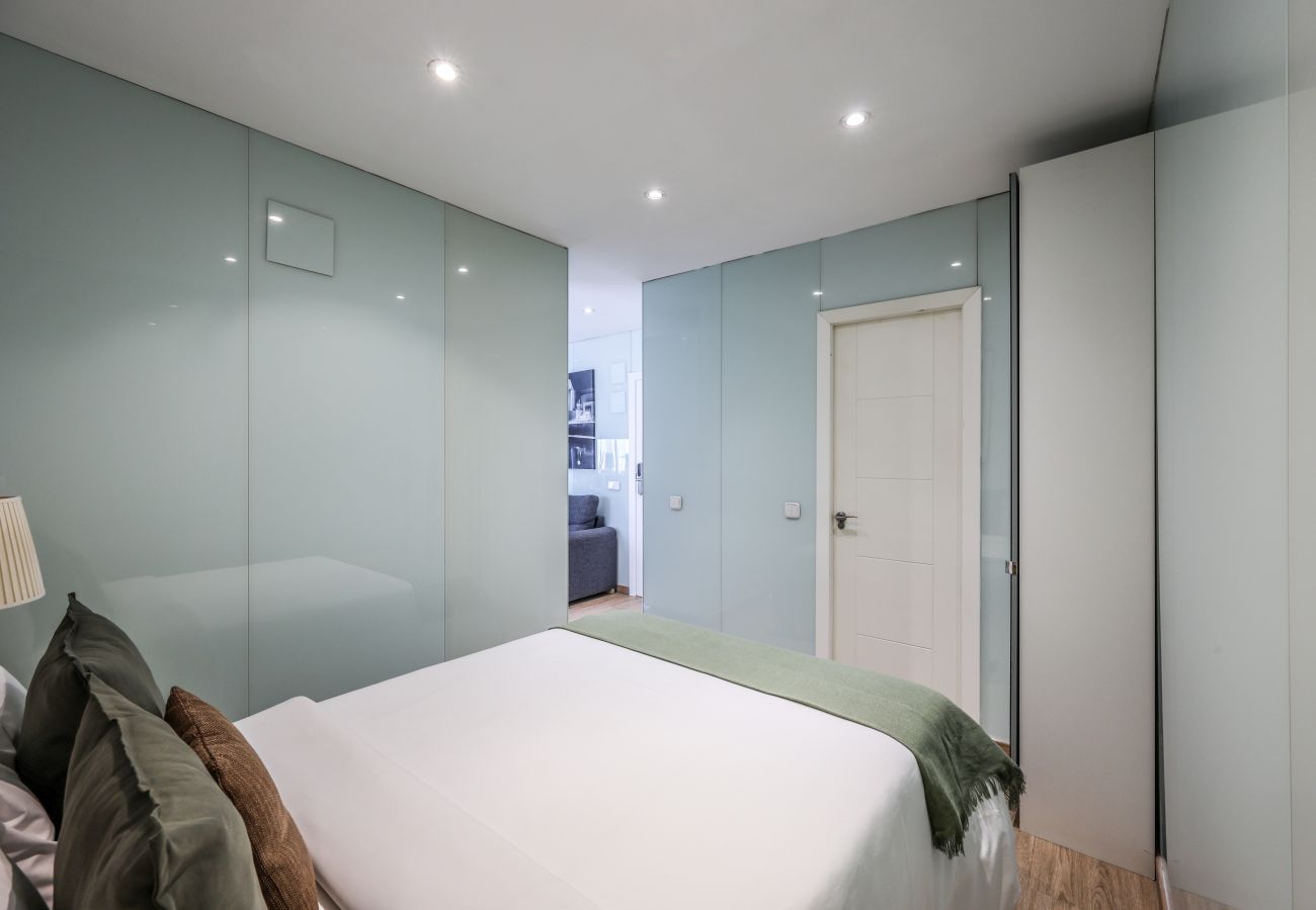 Aparthotel in Madrid - Loft in Gran Via - 5º No Elevator- SB4