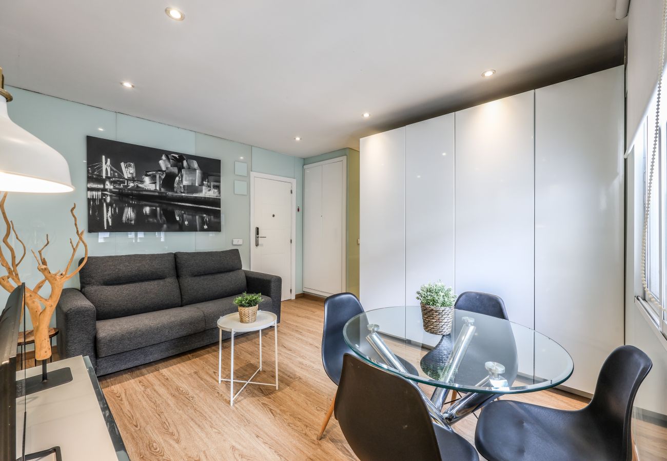 Aparthotel in Madrid - Loft in Gran Via - 5º No Elevator- SB4