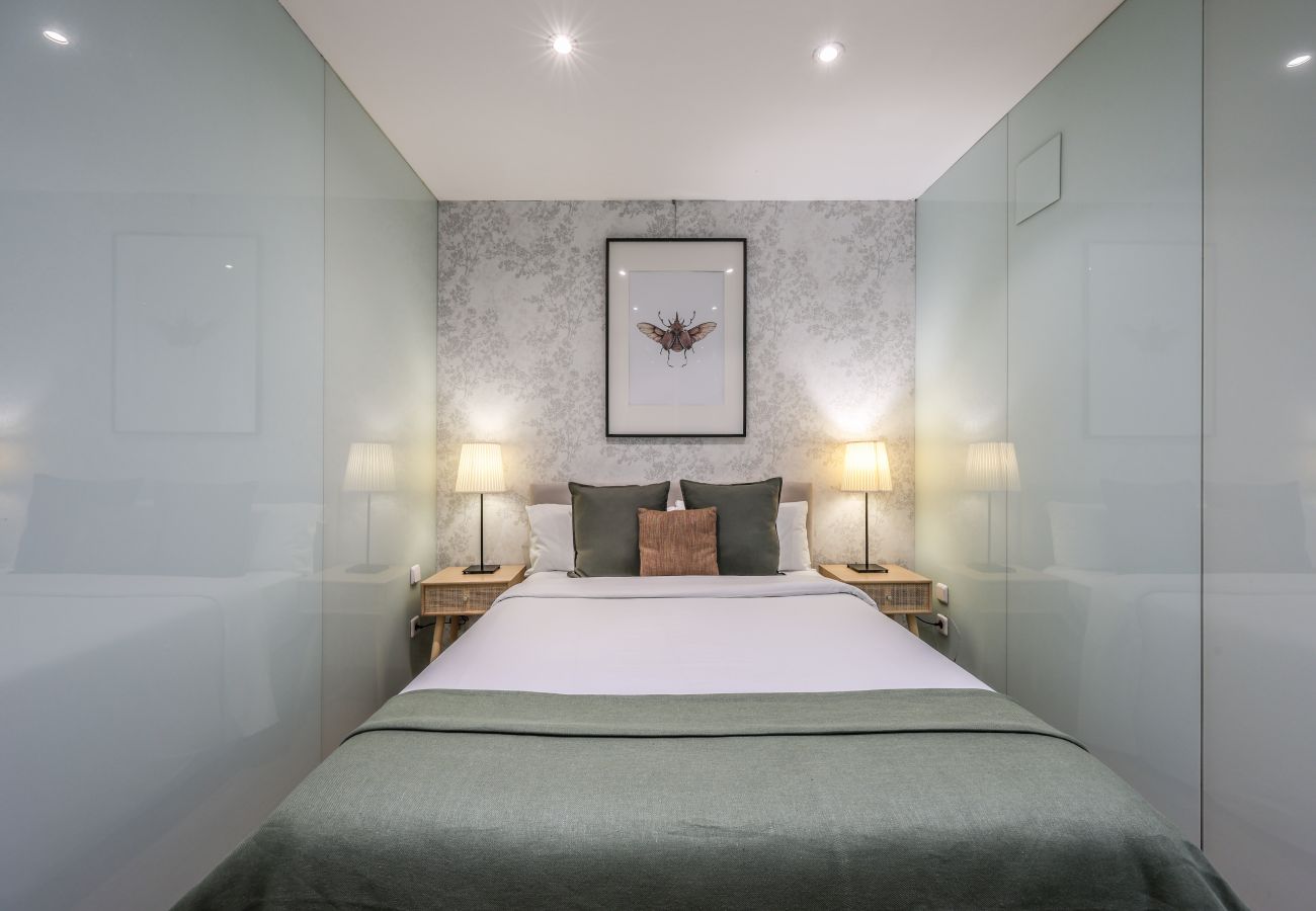 Aparthotel in Madrid - Loft in Gran Via - 5º No Elevator- SB4