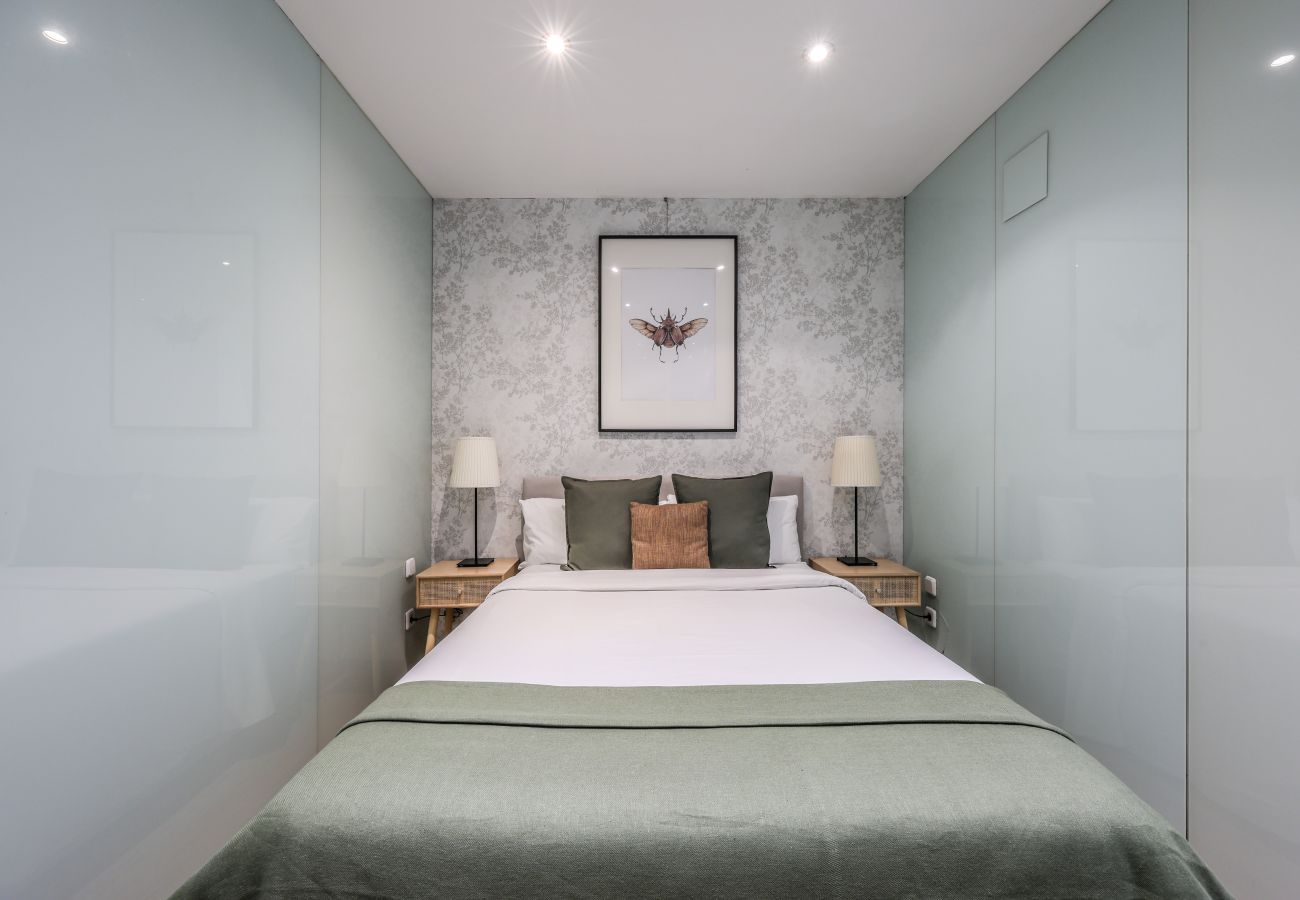 Aparthotel in Madrid - Loft in Gran Via - 5º No Elevator- SB4