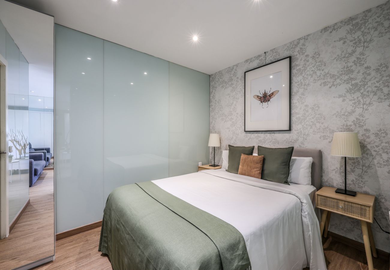 Aparthotel in Madrid - Loft in Gran Via - 5º No Elevator- SB4