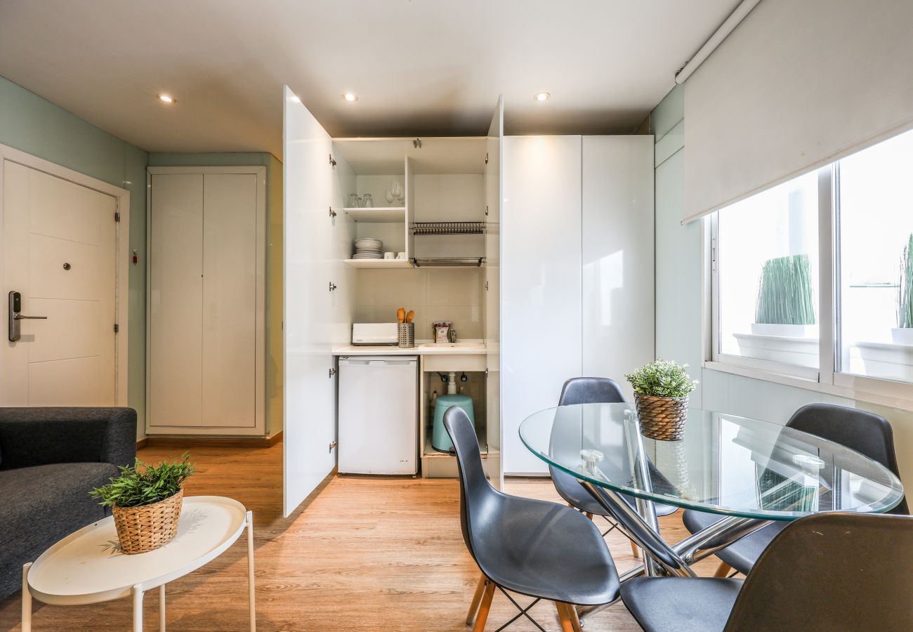 Aparthotel in Madrid - Loft in Gran Via - 5º No Elevator- SB4