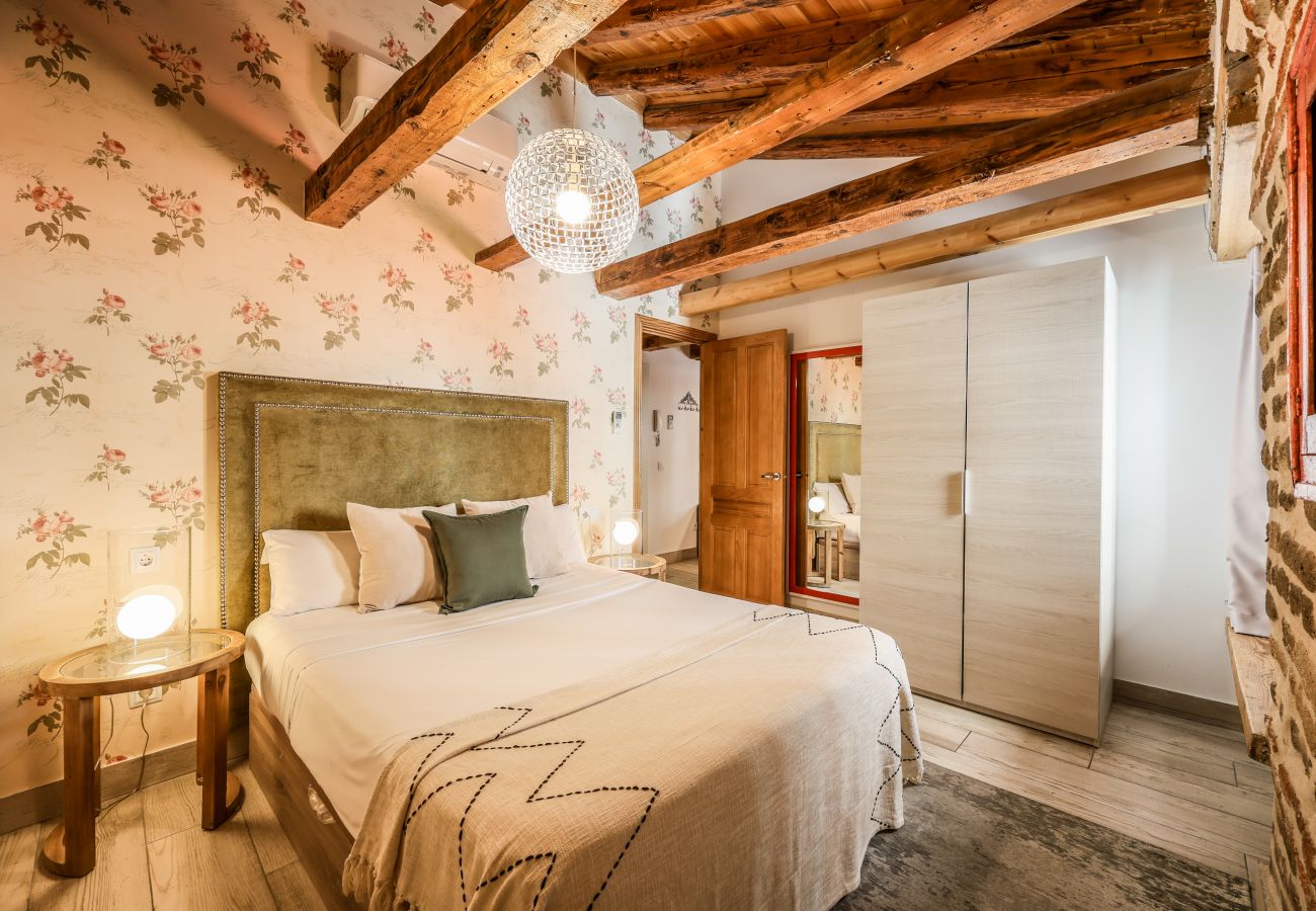 Aparthotel in Madrid - Beautiful Renovated apartment in the center 3 