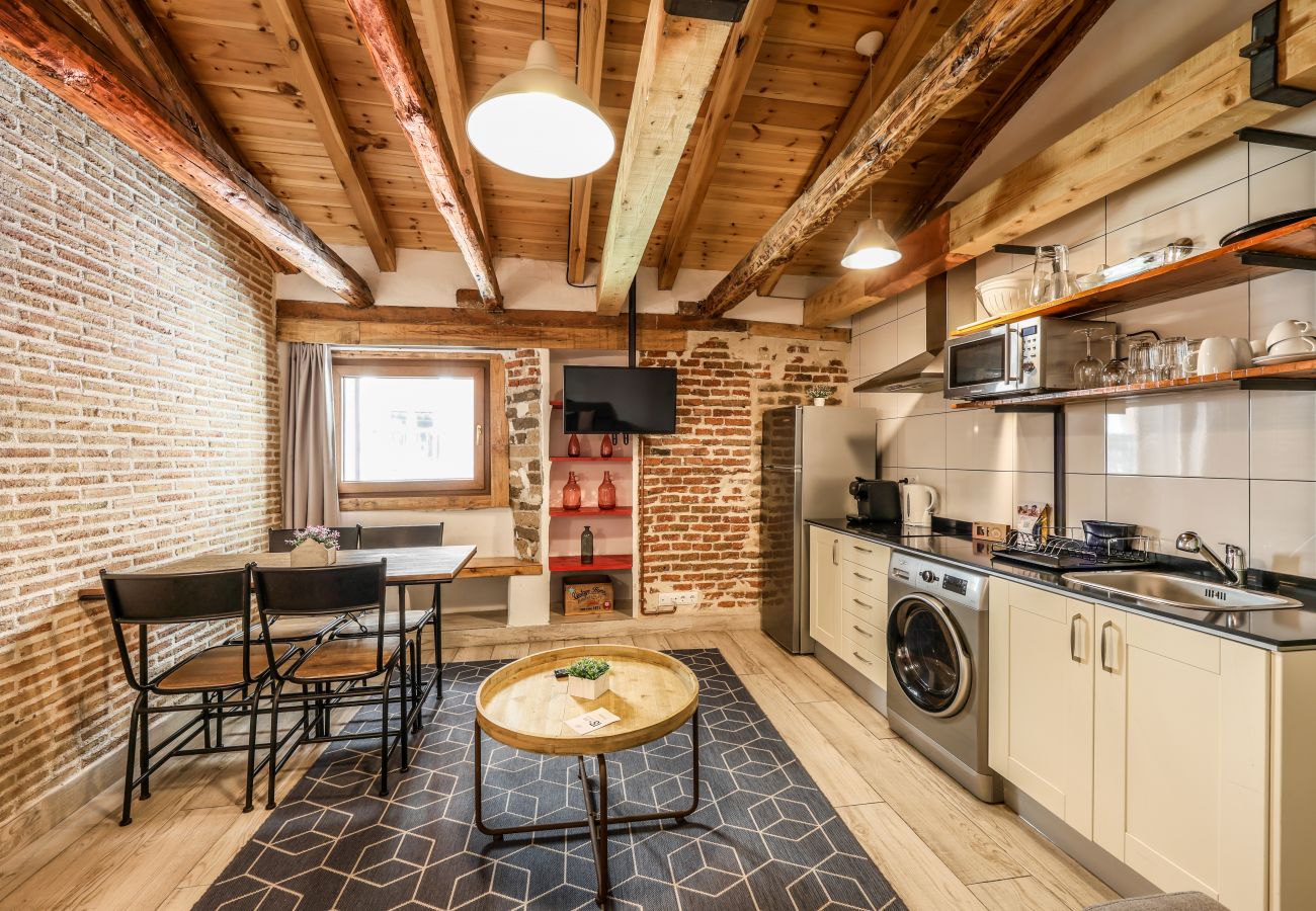 Aparthotel in Madrid - Beautiful Renovated apartment in the center 3 