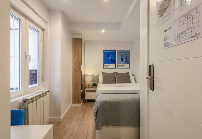 Rent by room in Madrid - Blasco de Garay, double room with gym 115 