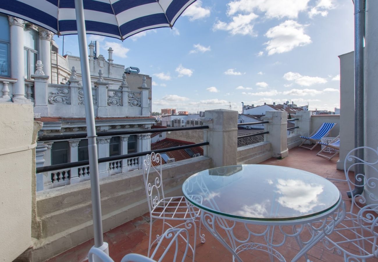 Aparthotel in Madrid - Impressive penthouse in the center of Madrid 