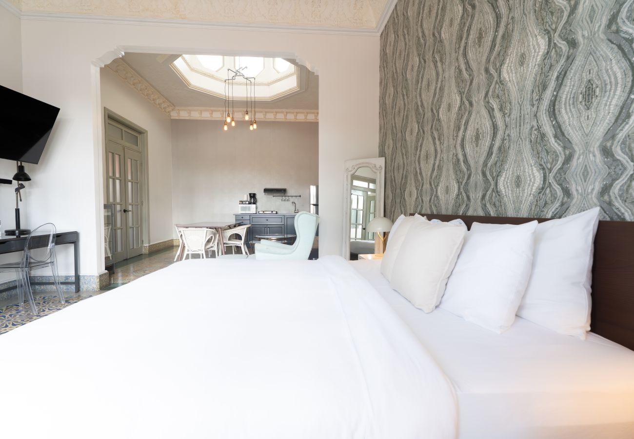 Studio in Ciudad de Panamá - Renovated Apartment with Balcony in Casco Viejo M8