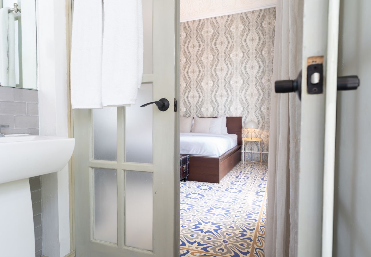 Studio in Ciudad de Panamá - Renovated Apartment with Balcony in Casco Viejo M8