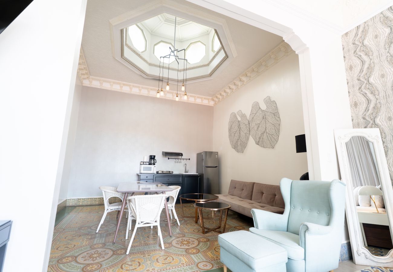 Studio in Ciudad de Panamá - Renovated Apartment with Balcony in Casco Viejo M8