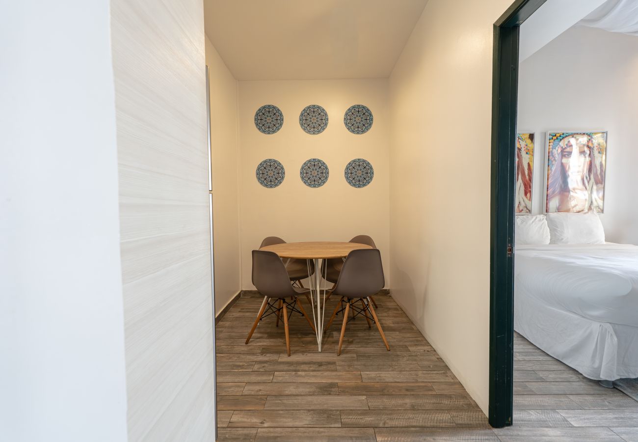 Apartment in Ciudad de Panamá - 3BR with Pool and Views of the National Theater D4