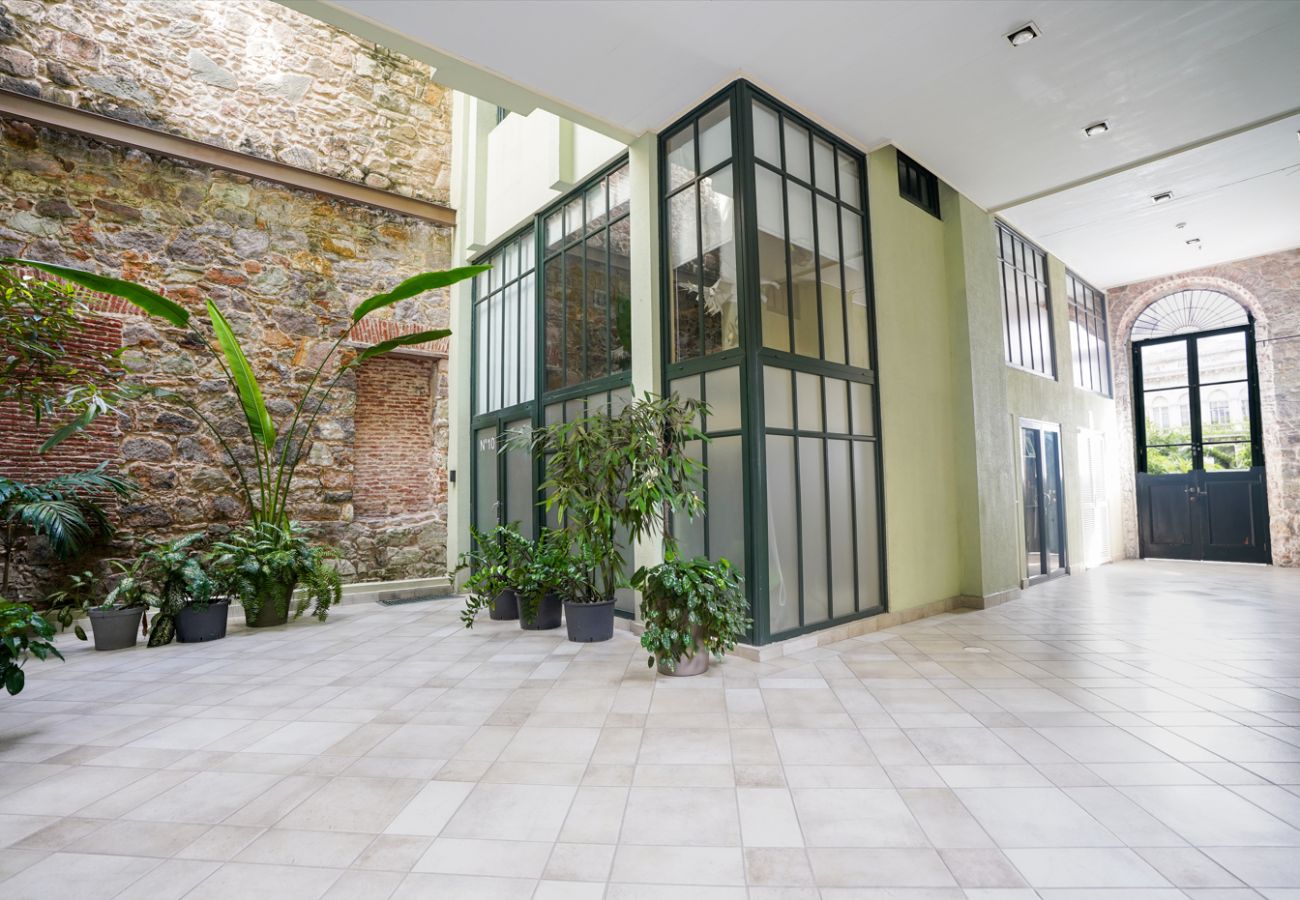 Apartment in Ciudad de Panamá - Apartment with pool front the National Theater DI1 