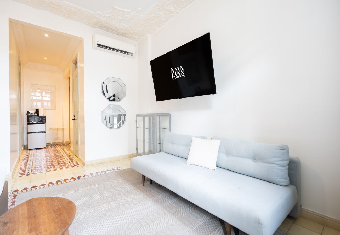 Studio in Ciudad de Panamá - Central Apartment with Balcony | Casco Viejo | M1