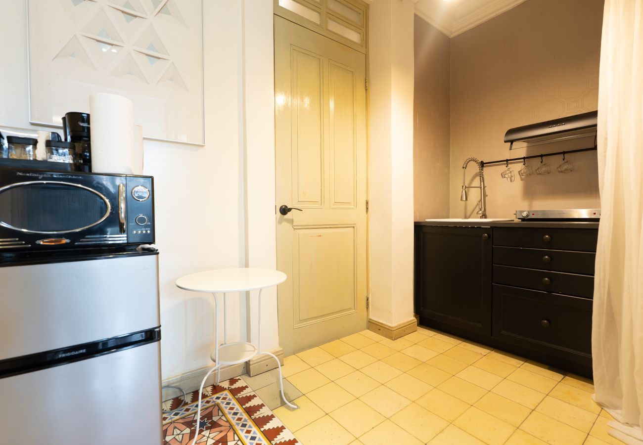 Studio in Ciudad de Panamá - Central Apartment with Balcony | Casco Viejo | M1