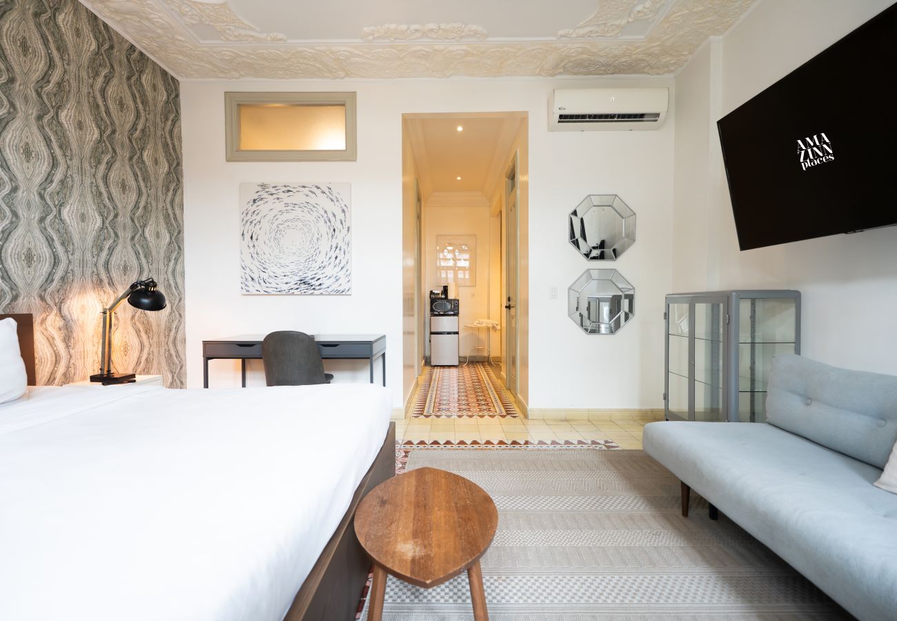 Studio in Ciudad de Panamá - Central Apartment with Balcony | Casco Viejo | M1