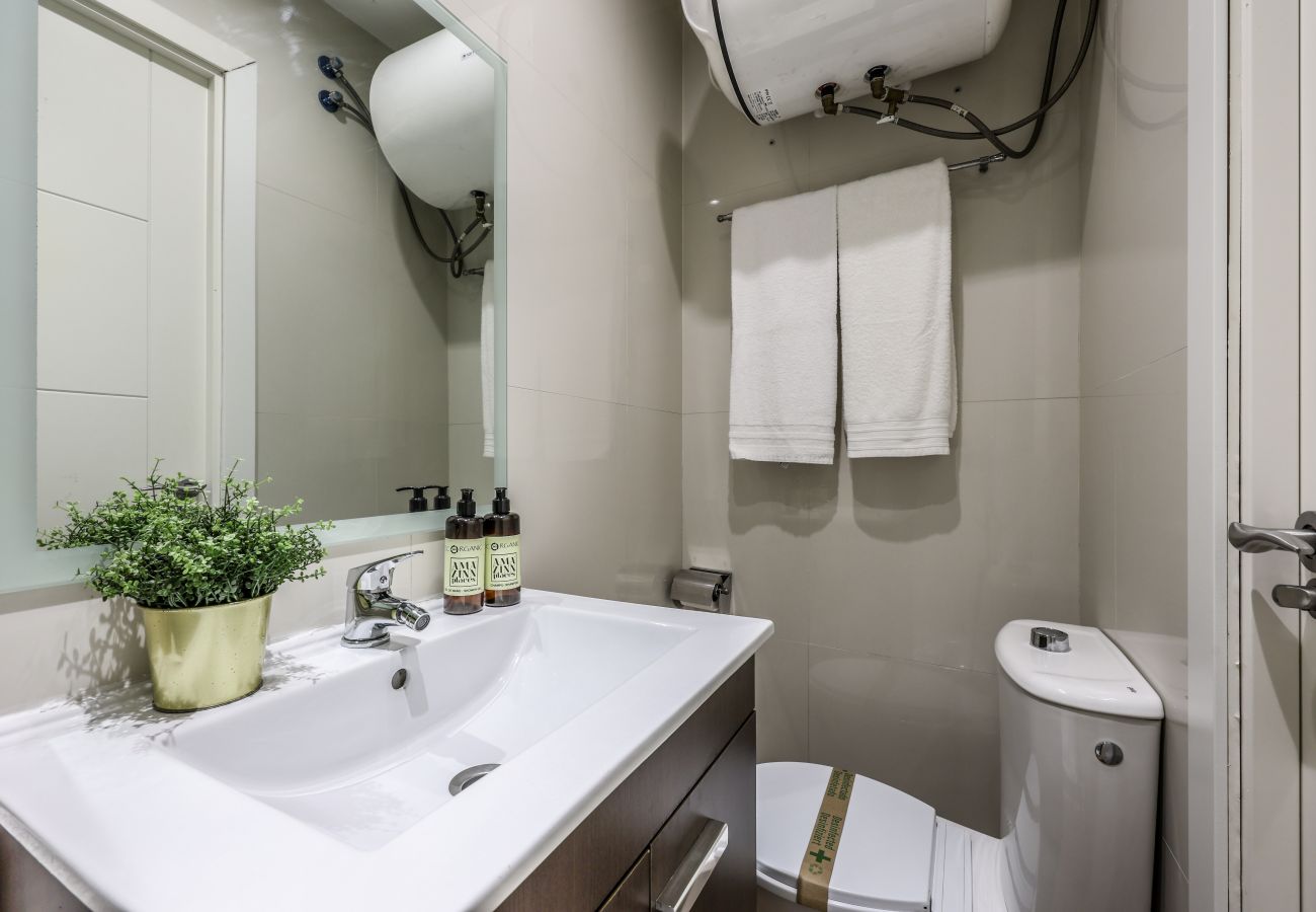 Aparthotel in Madrid - Loft in Gran Via -5º No Elevator-SB3