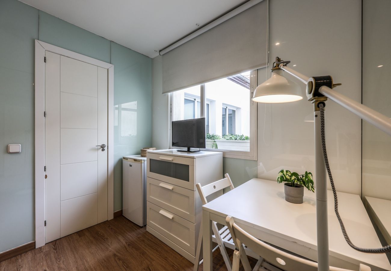 Aparthotel in Madrid - Loft in Gran Via -5º No Elevator-SB3