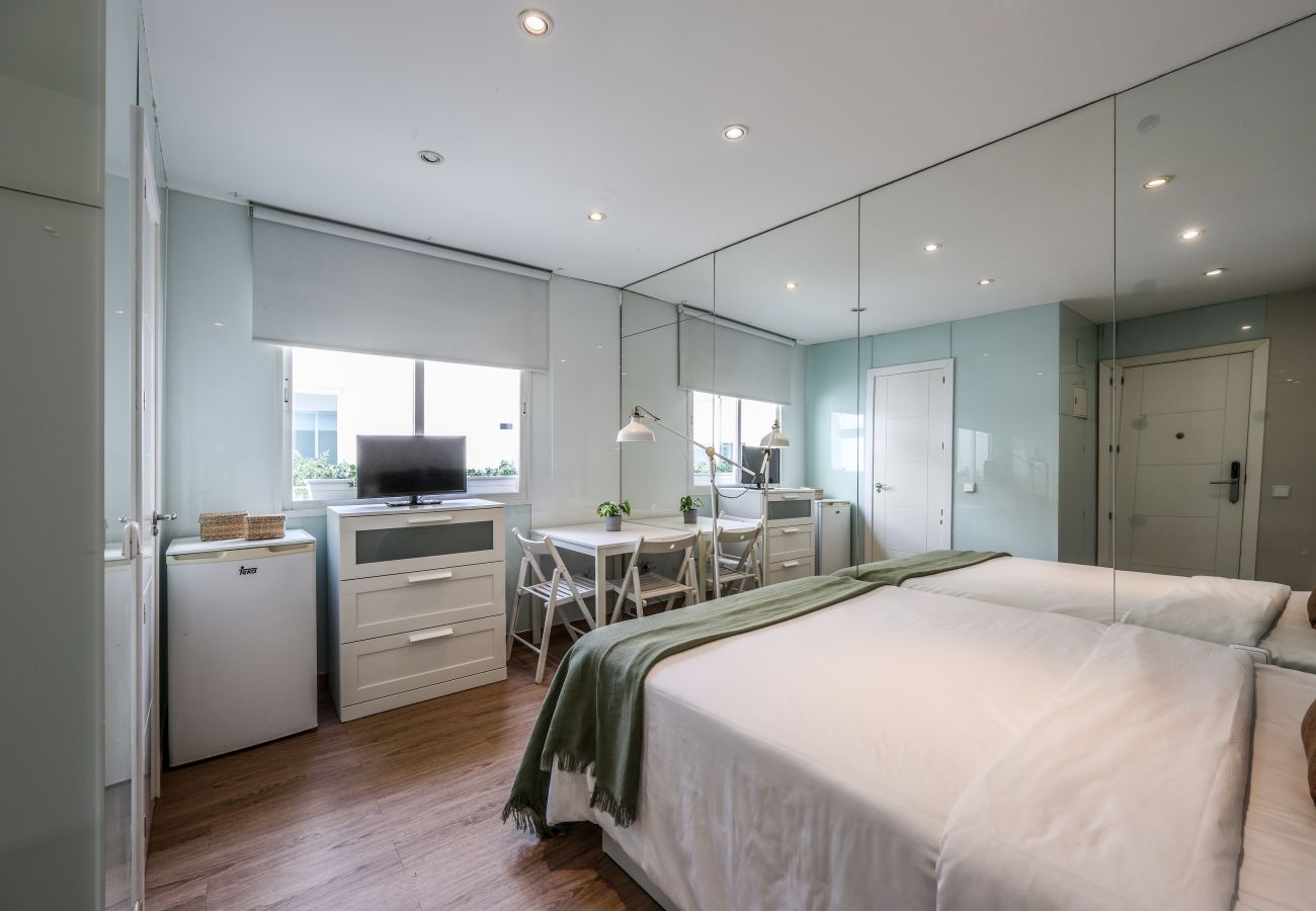 Aparthotel in Madrid - Loft in Gran Via -5º No Elevator-SB3