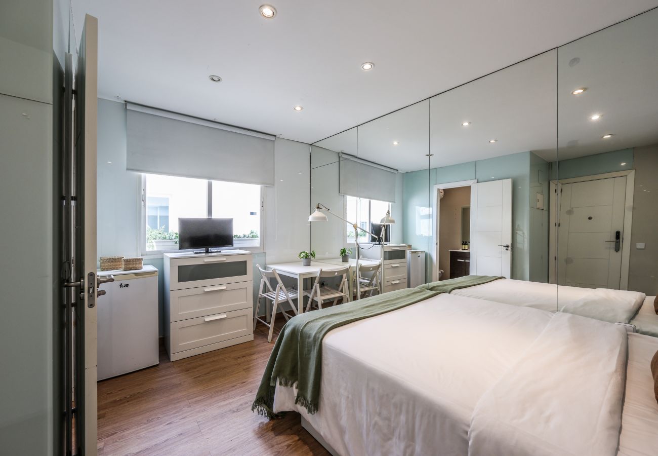 Aparthotel in Madrid - Loft in Gran Via -5º No Elevator-SB3