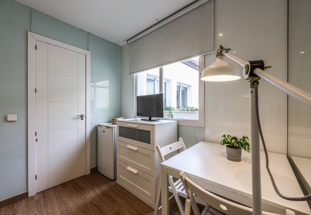 Aparthotel in Madrid - Loft in Gran Via -5º No Elevator-SB3