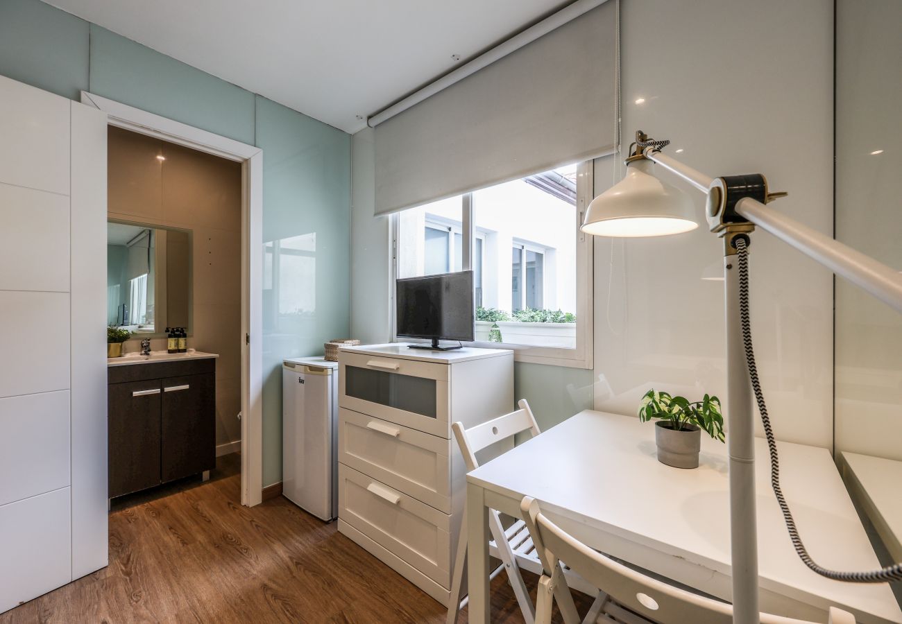 Aparthotel in Madrid - Loft in Gran Via -5º No Elevator-SB3