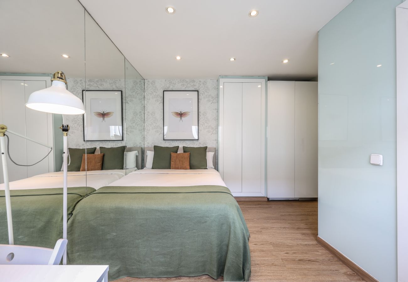 Aparthotel in Madrid - Loft in Gran Via -5º No Elevator-SB3