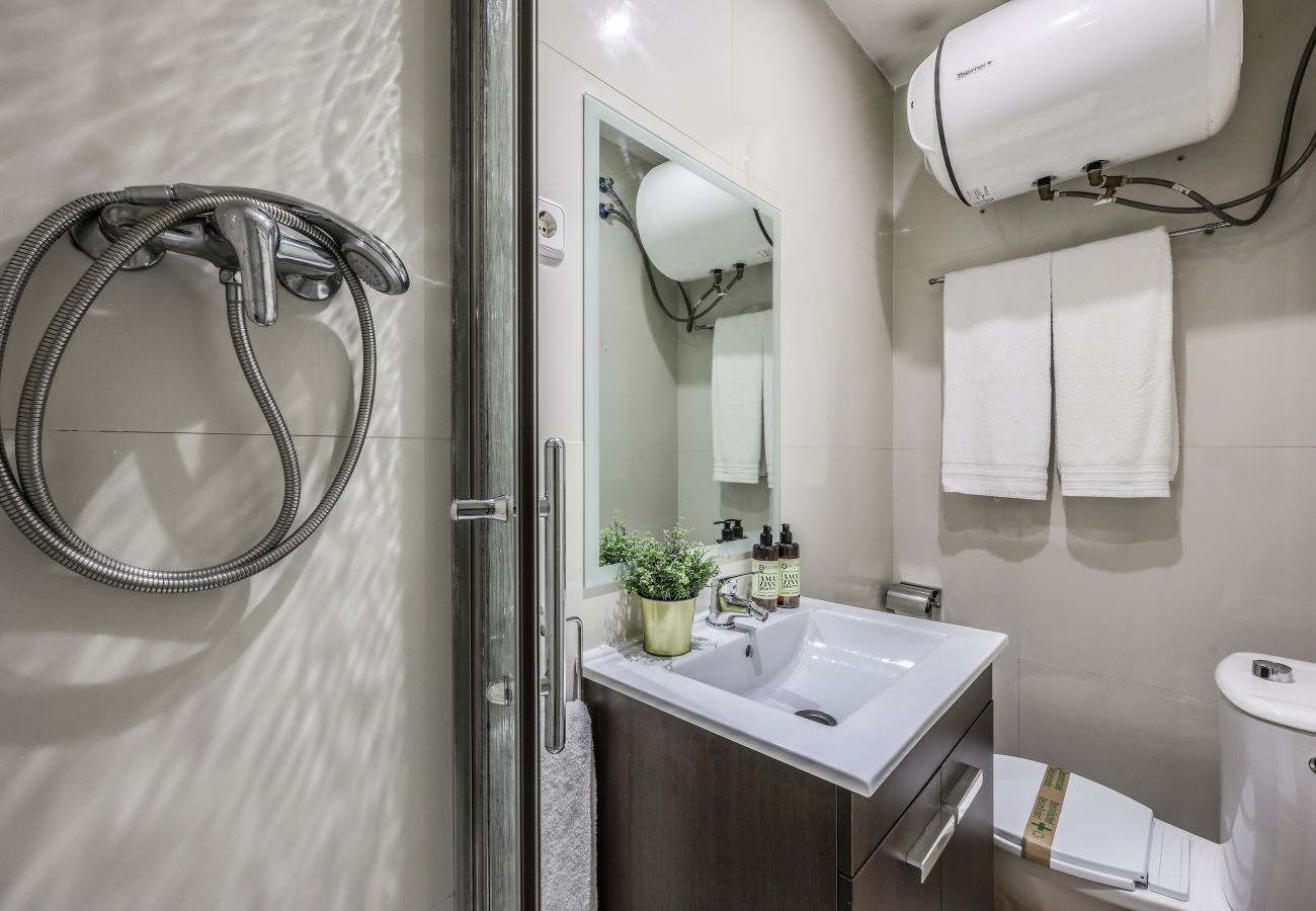 Aparthotel in Madrid - Loft in Gran Via -5º No Elevator-SB3