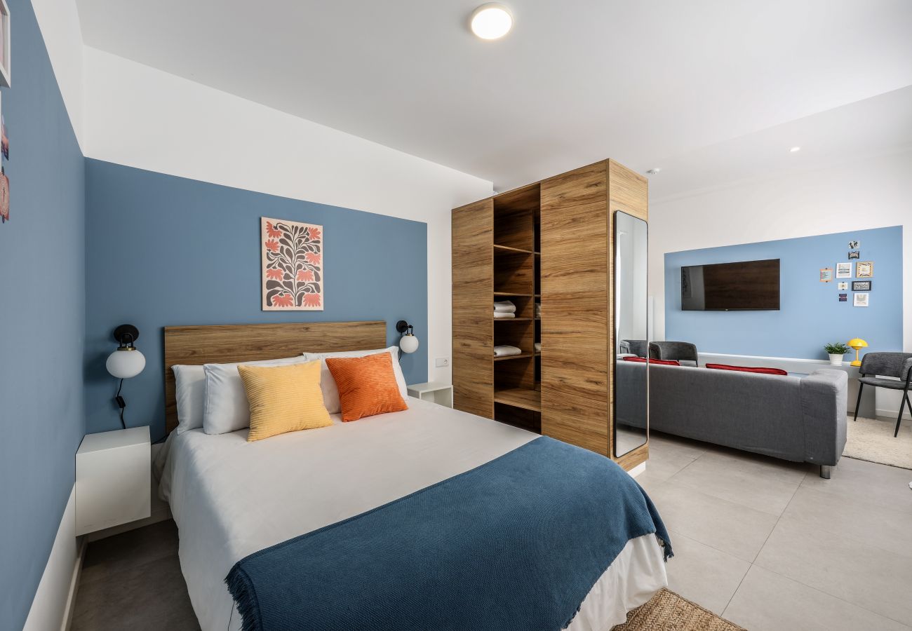 Studio in Valencia / València - New studio 5 minutes walking to beach 1B