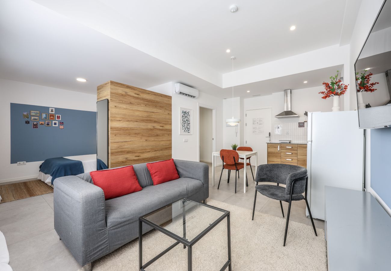 Studio in Valencia / València - New studio 5 minutes walking to beach 1B