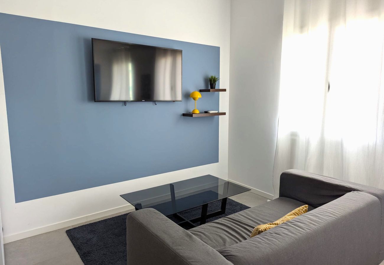 Aparthotel in Valencia / València - Deluxe studio 5 minutes walking to beach 2B