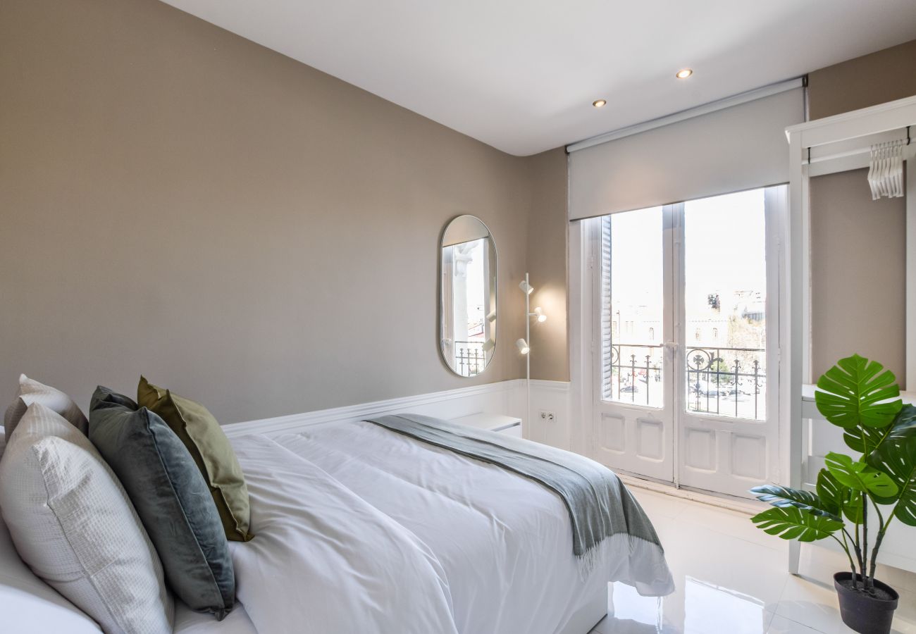 Apartment in Madrid - Spectacular renovated designer apartment