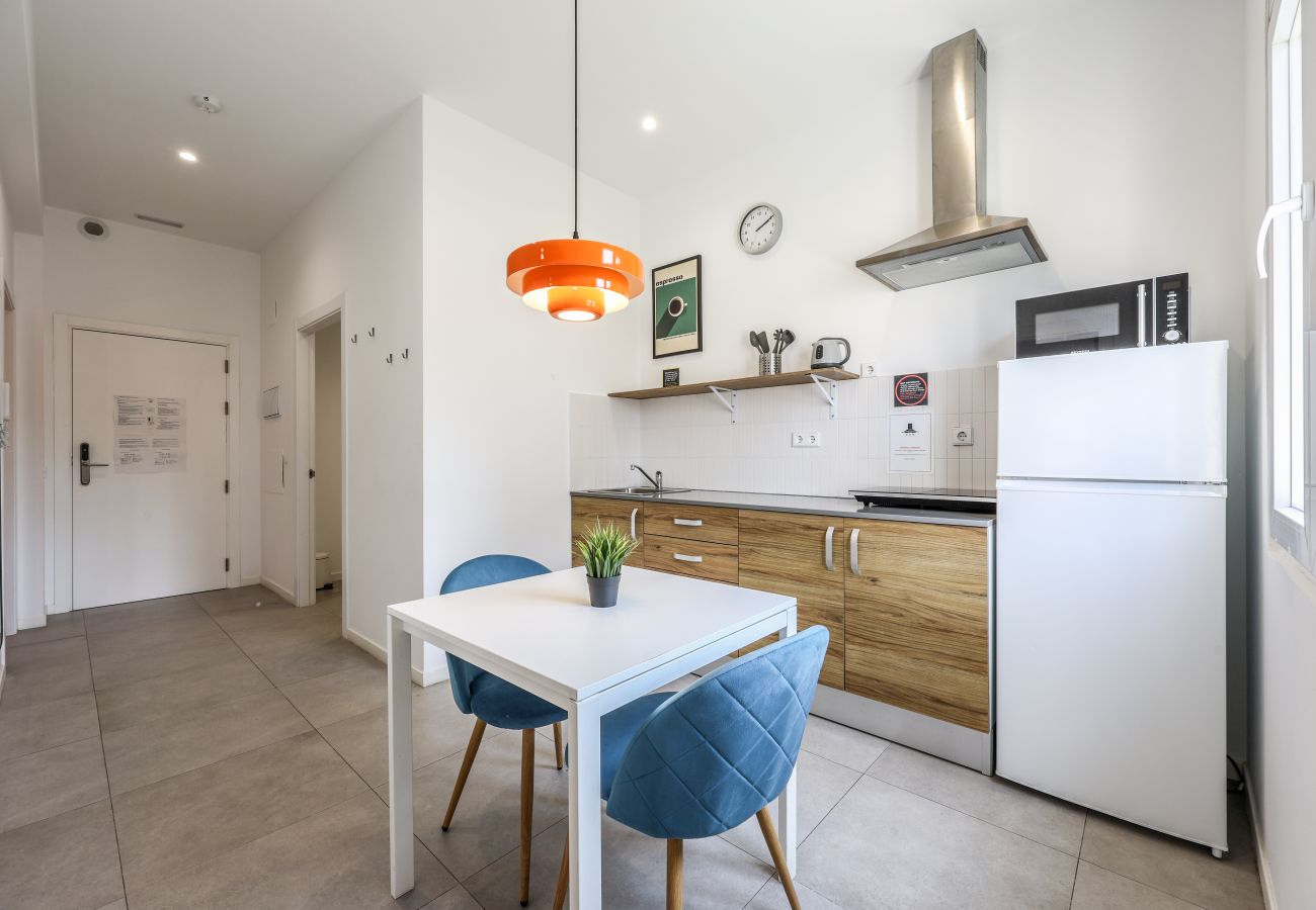 Apartment in Valencia / València -  Cozy Apartment 5 Minutes from the Beach 3A