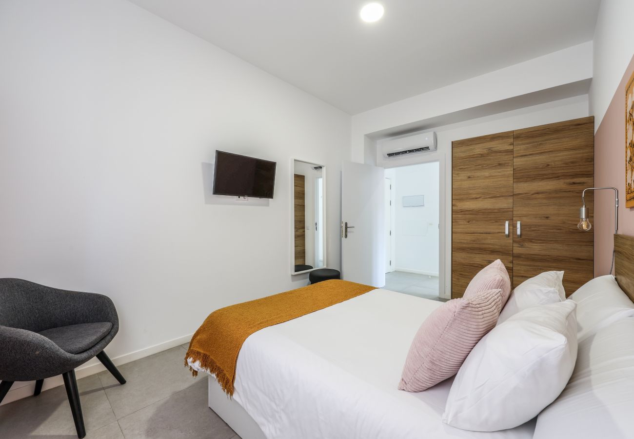 Apartment in Valencia / València -  Cozy Apartment 5 Minutes from the Beach 3A