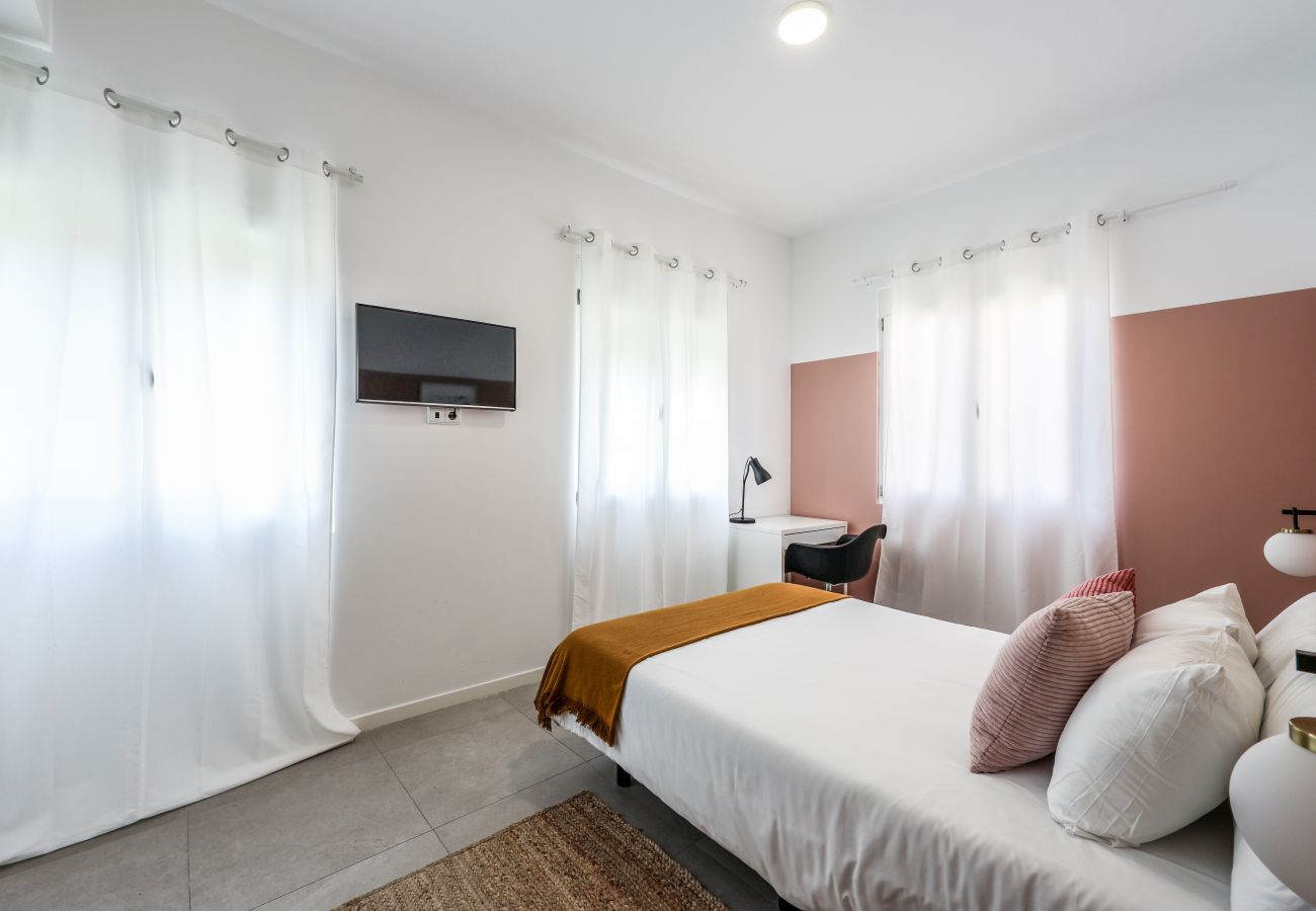 Apartment in Valencia / València -  Cozy Apartment 5 Minutes from the Beach 3A
